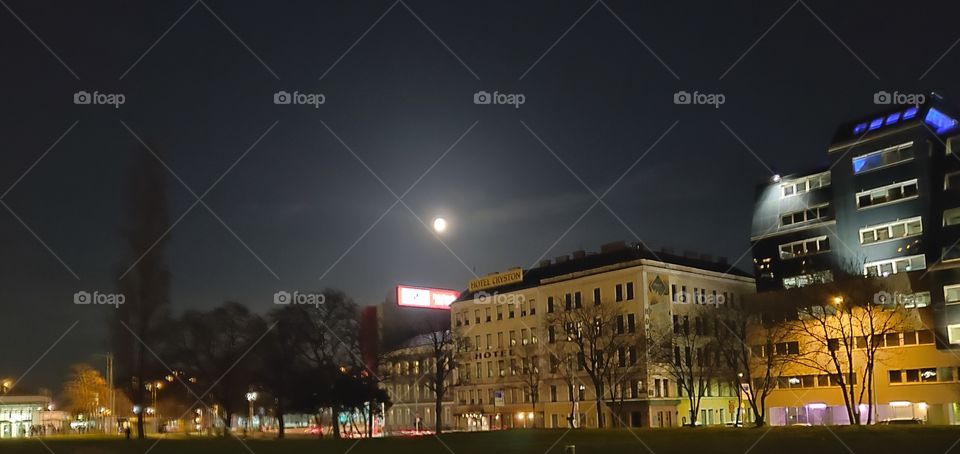 full moon @Vienna Margaretengürtel