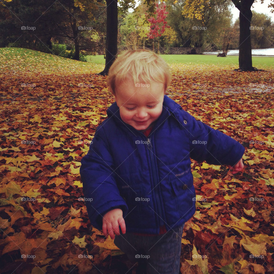 child leaves park fall by iain.hanna