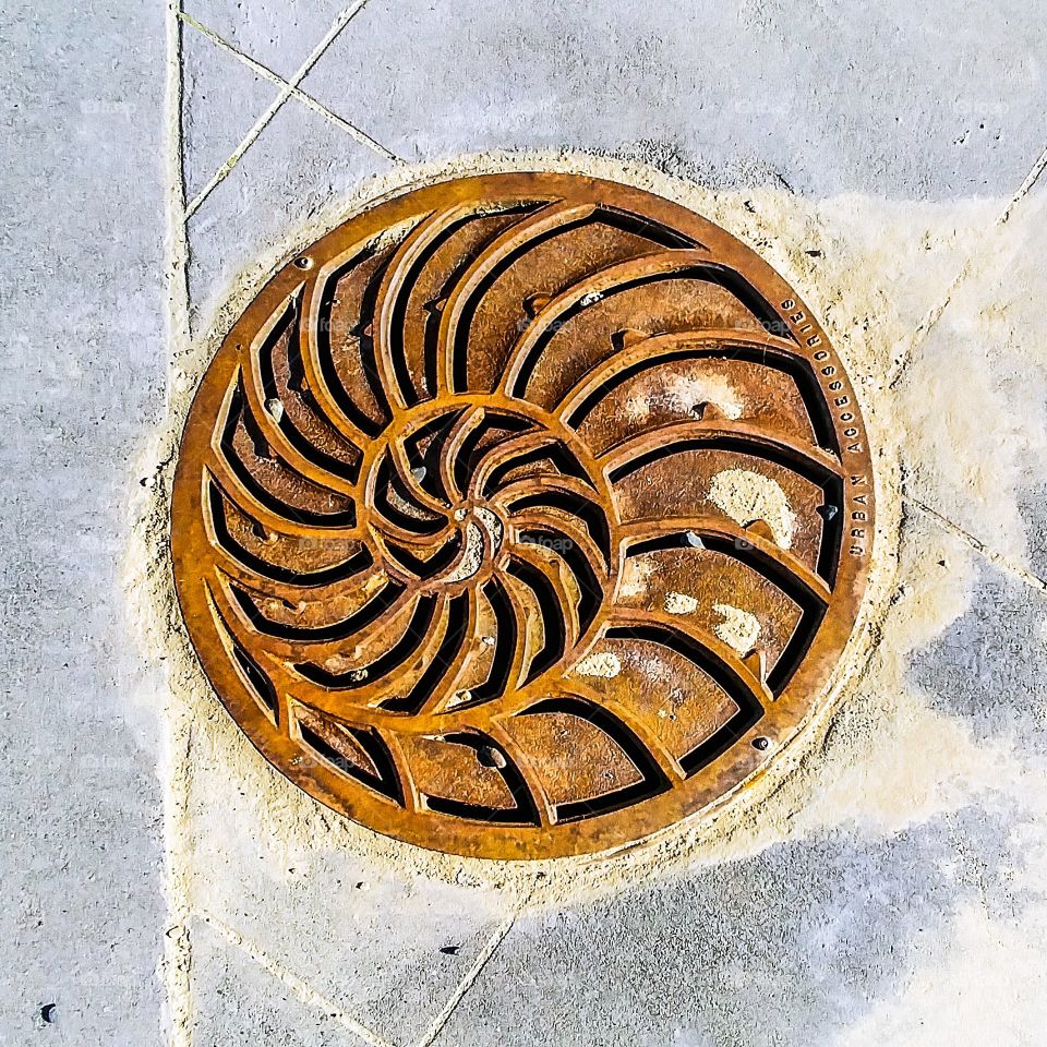Decorative manhole