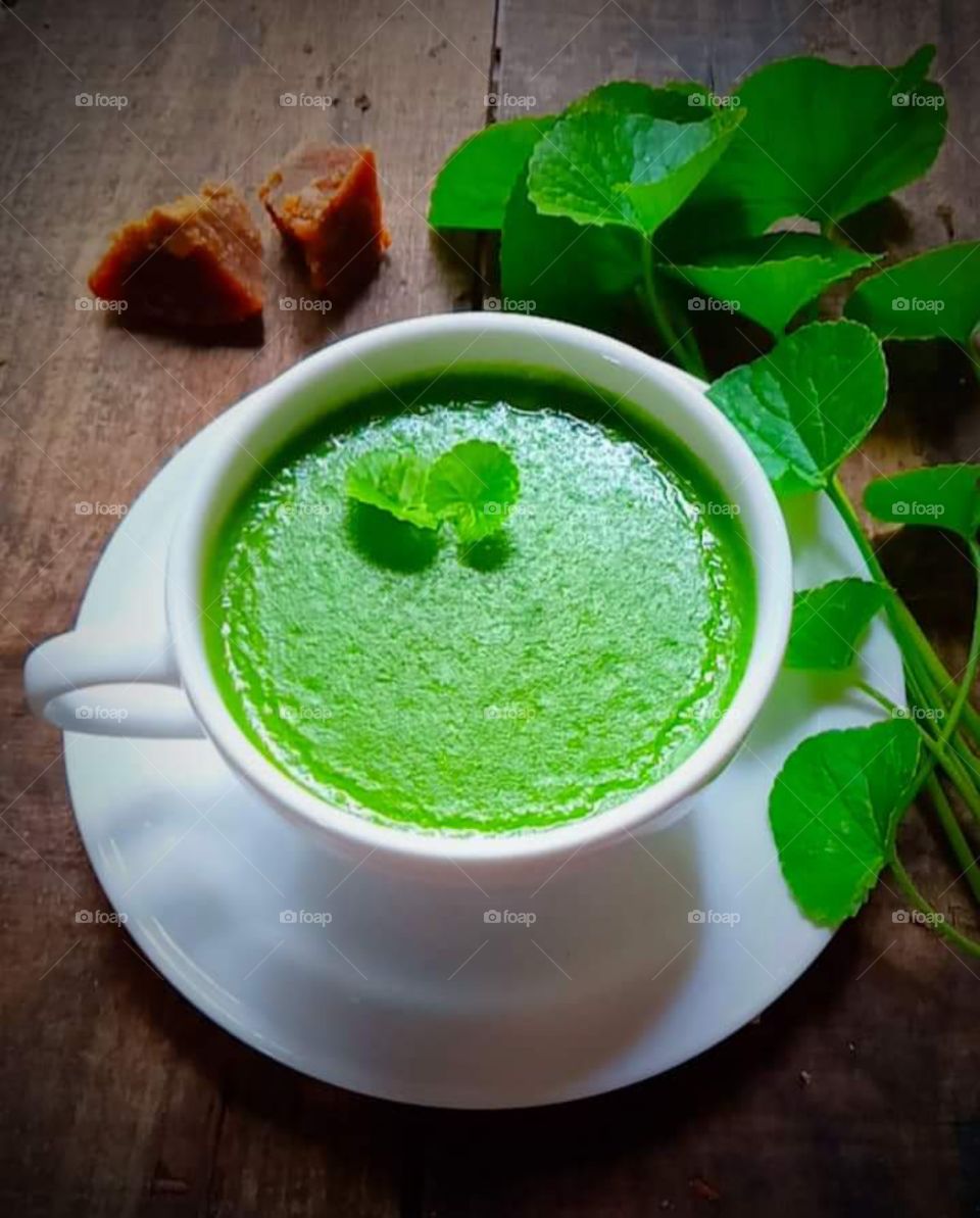 Healthy Green Porridge for Breakfast Time .