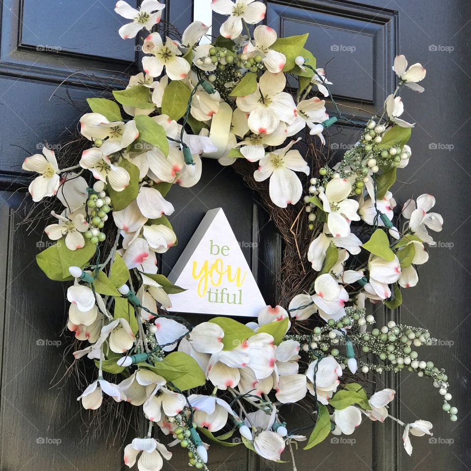 BeYouTiful Wreath on a front door 🚪