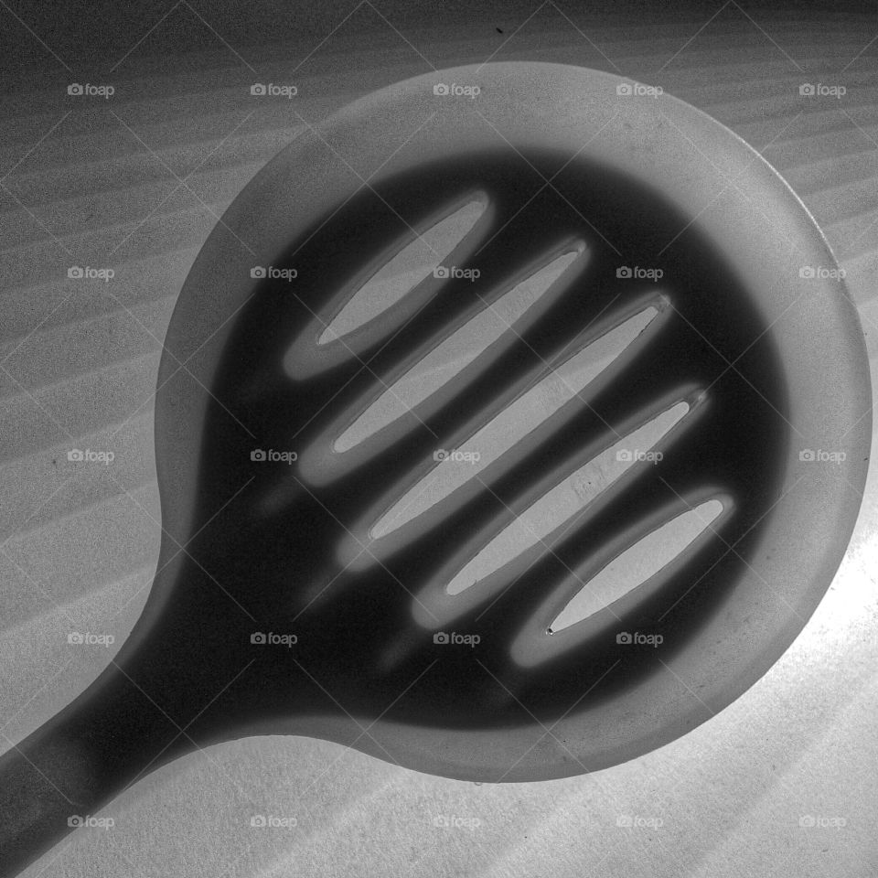 Shape. A BW  ladle