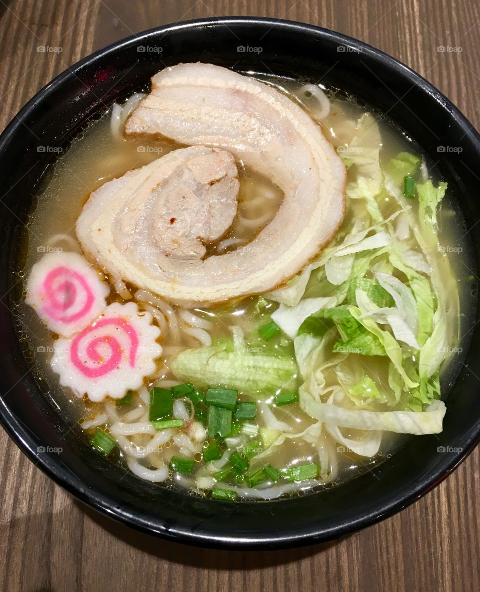 Pork bone soup noodles