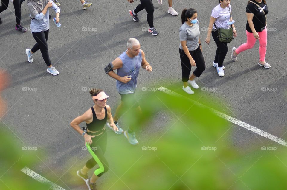 Residents of Jakarta City are exercising leisurely walking, running and cycling on street Sudirman Jakarta on car-free days.  Sunday January 15, 2023