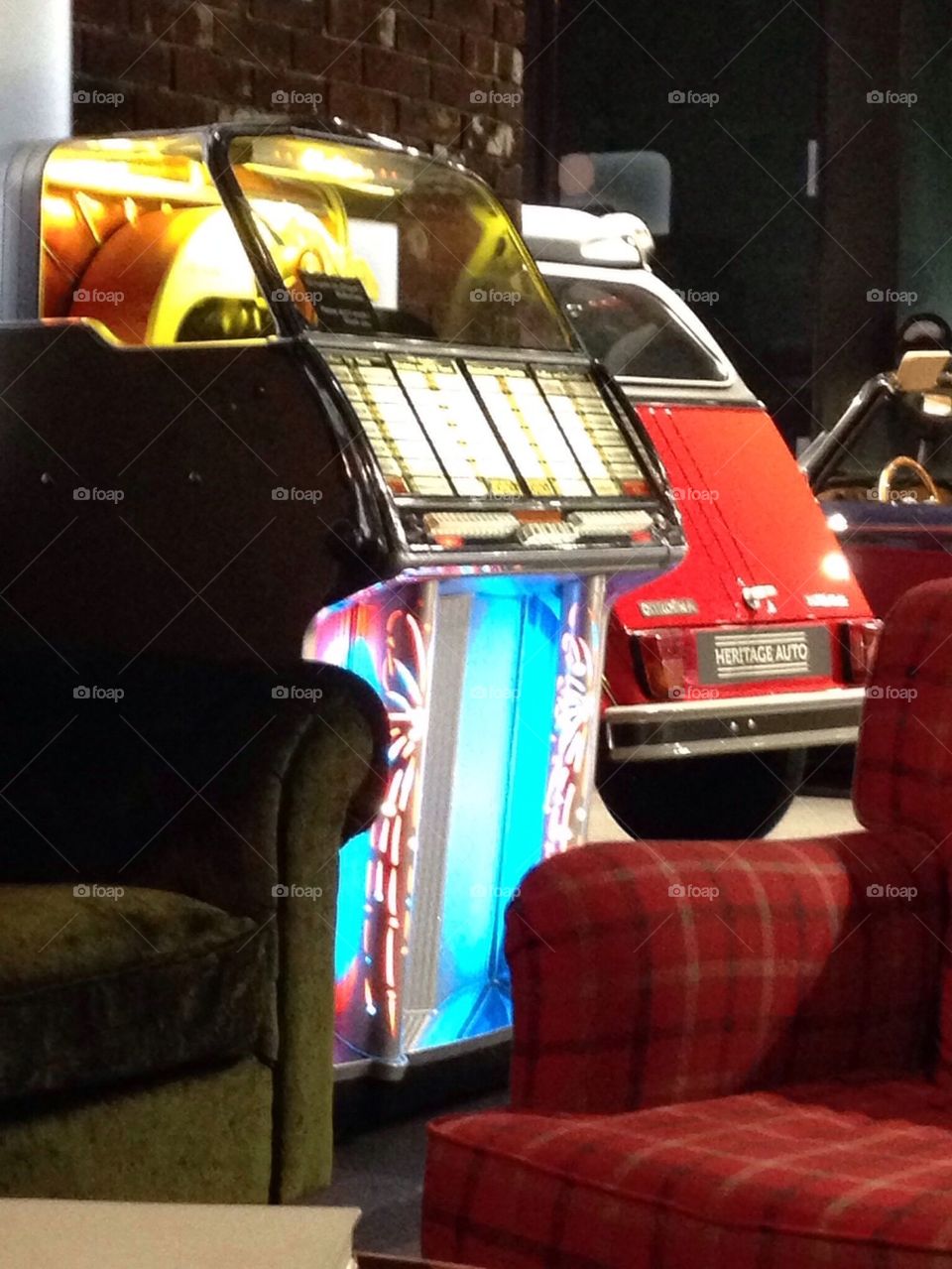 Jukebox and an old 2cv
