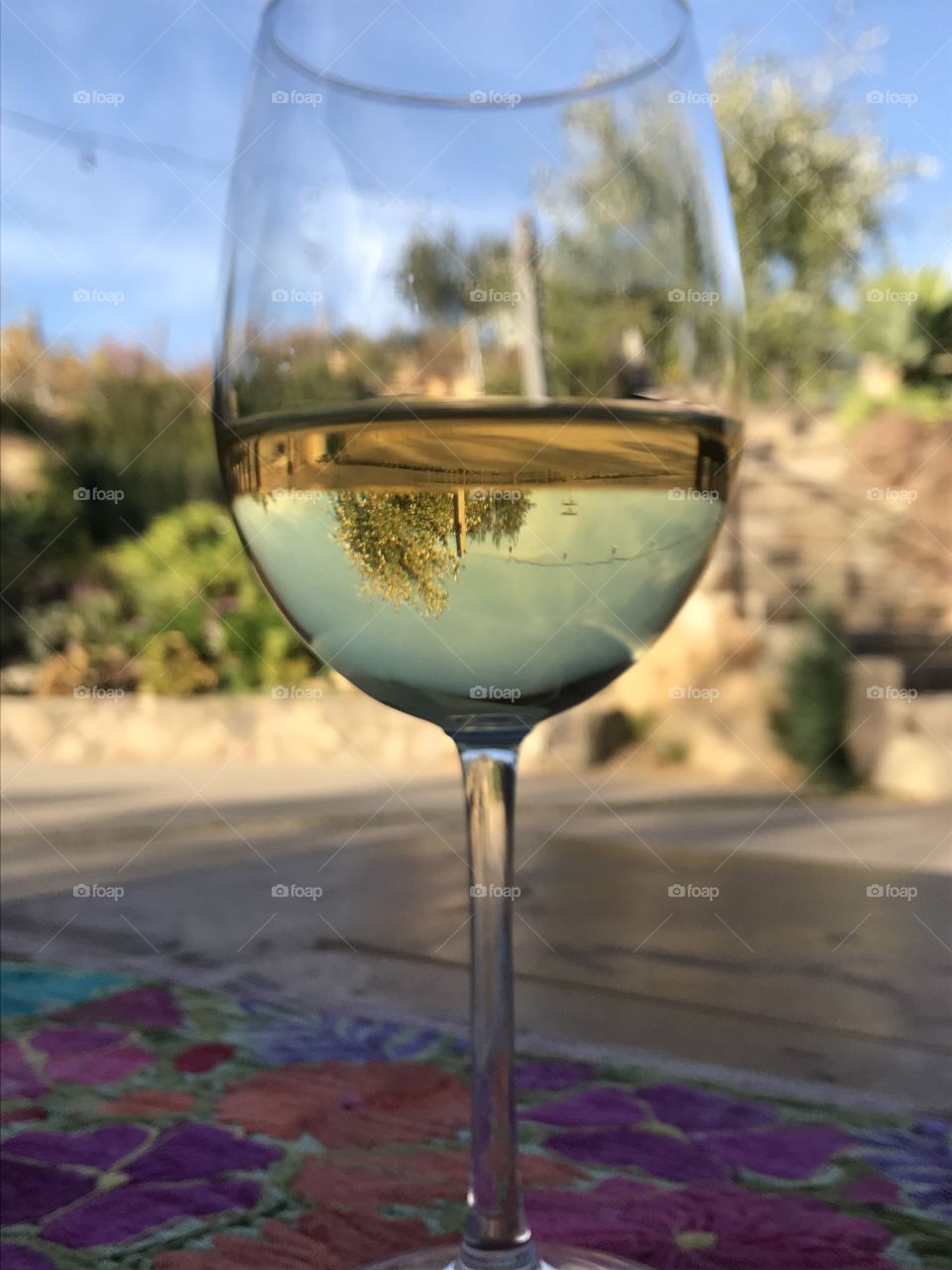 A glass of white wine is always a good invitation. 
