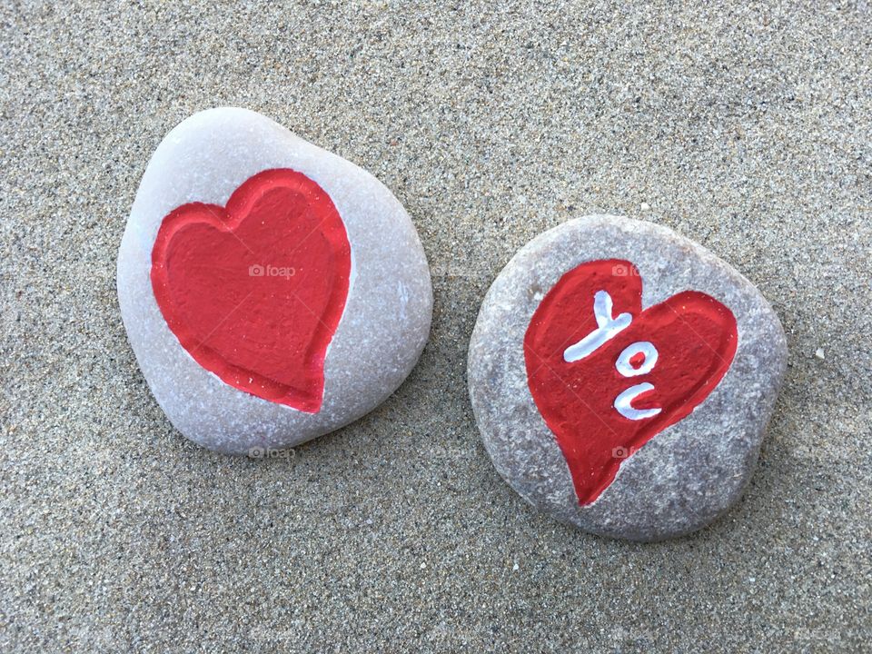 Love you on stone hearts