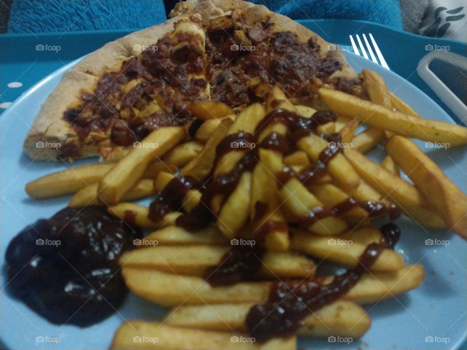 pizza and chips