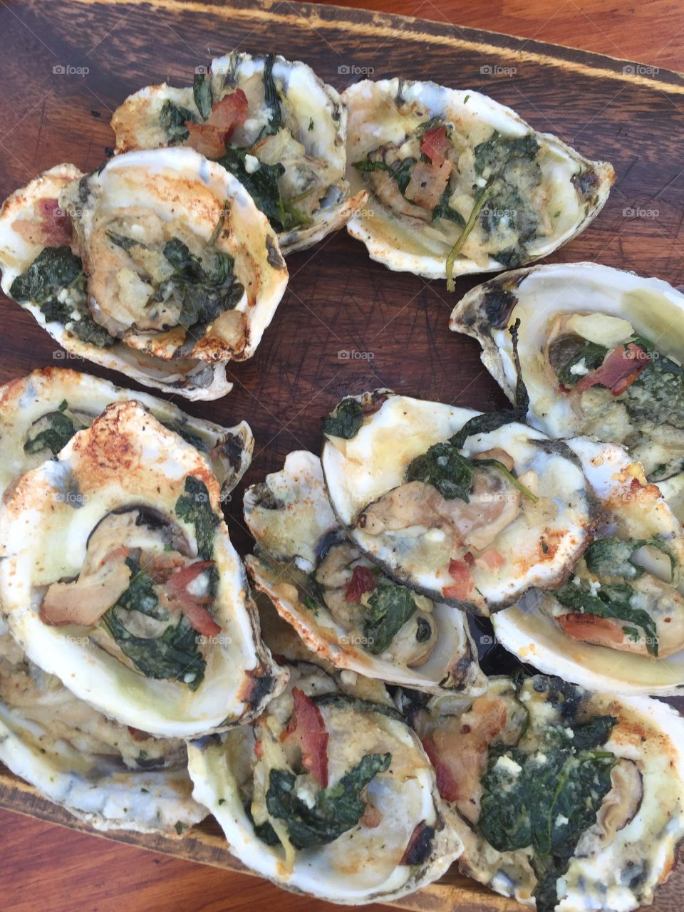 Delicious platter of oysters 