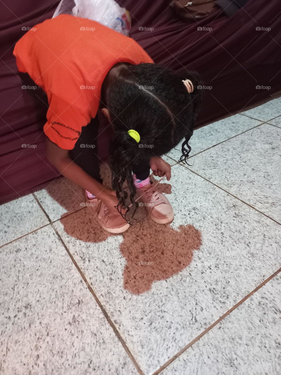 O Tênis escolar, deve ser flexível  de ótima durabilidade e confortável,  para os pés , garantindo que as crianças e  os adolescentes  possam desenvolver suas atividades  escolares  sem desconfortos ou dores