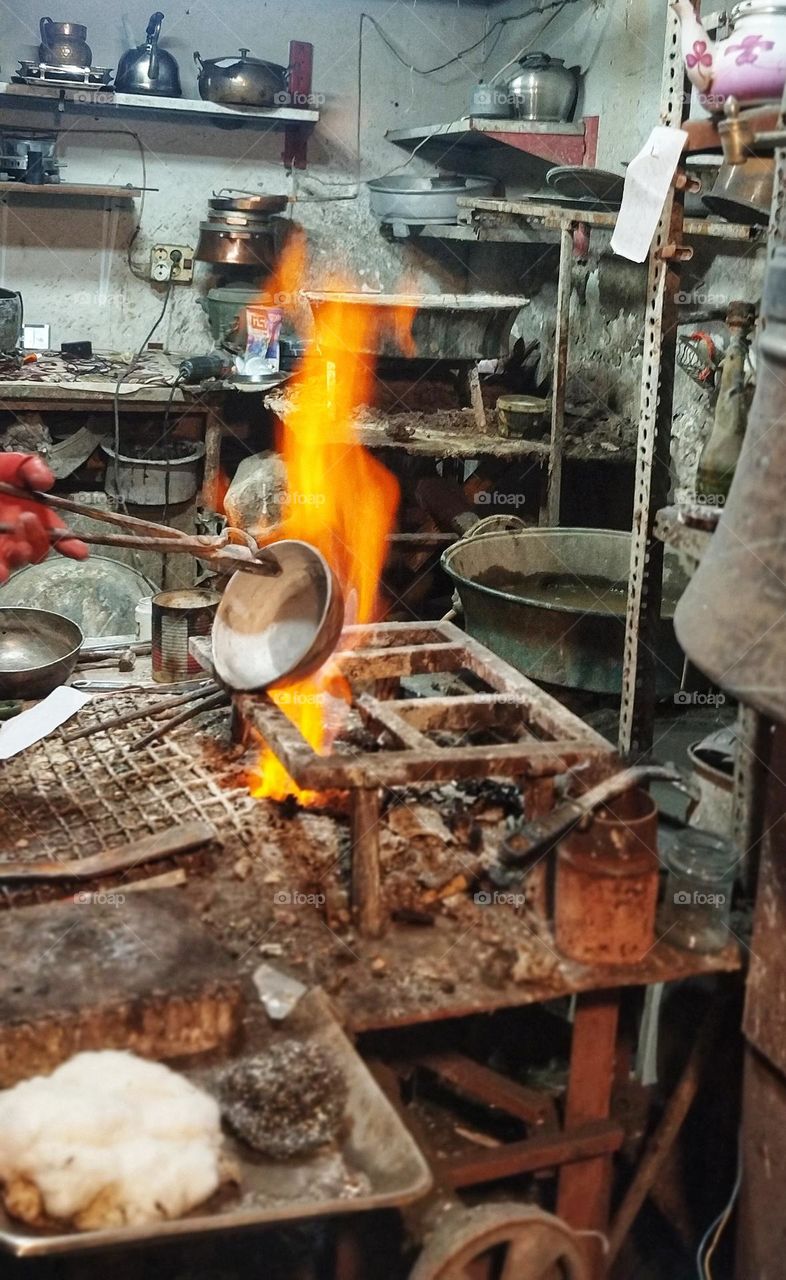 Deliciousness and well cooked of food in copper containers is that the heat in copper containers is kept and distributed more evenly than in other metal containers.They can reduce anemia because copper is a  necessary element for the blood production