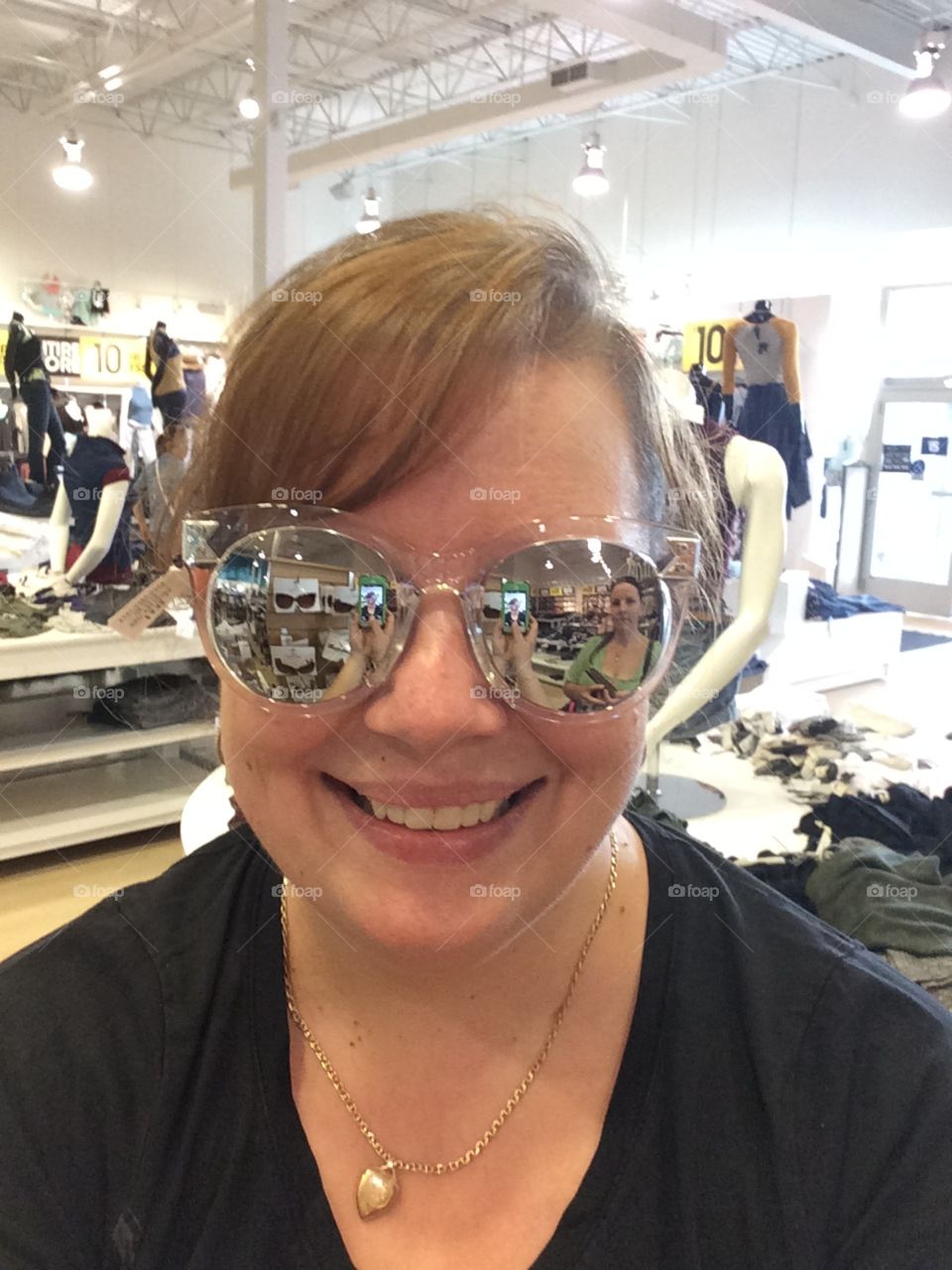 Sunglasses reflection 