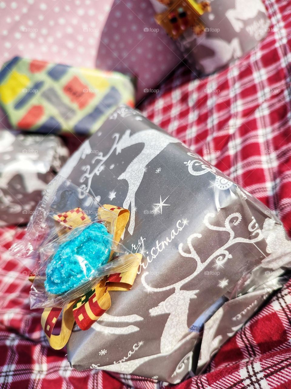 Gifts - wrapping presents