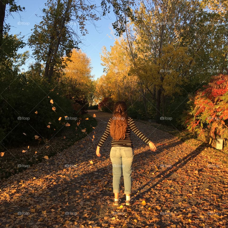 Girl and autumn 