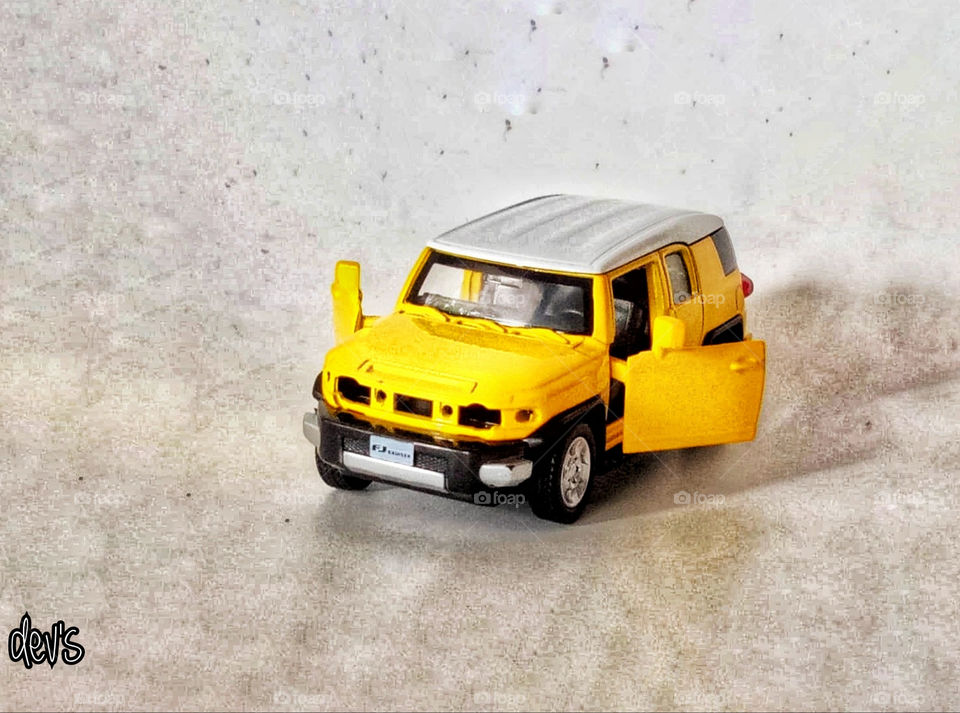 Let's traveling with the yellow one