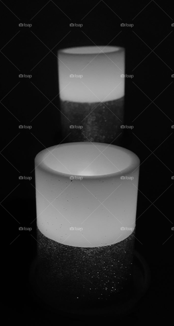 candles grayscale