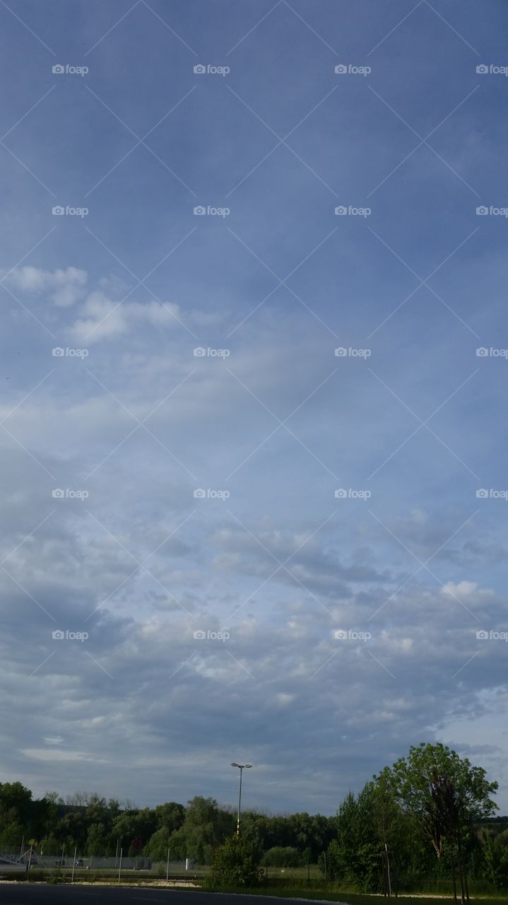 Himmel. Sonnenschein blauer Himmer