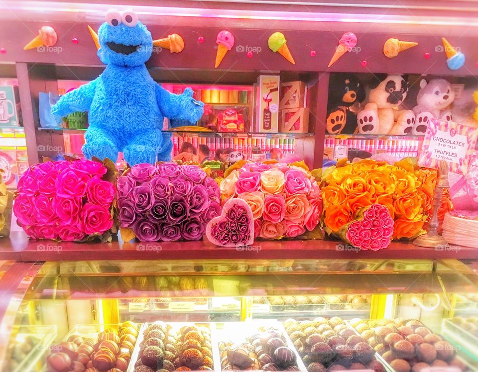 Cookie Monster,Roses and chocolates