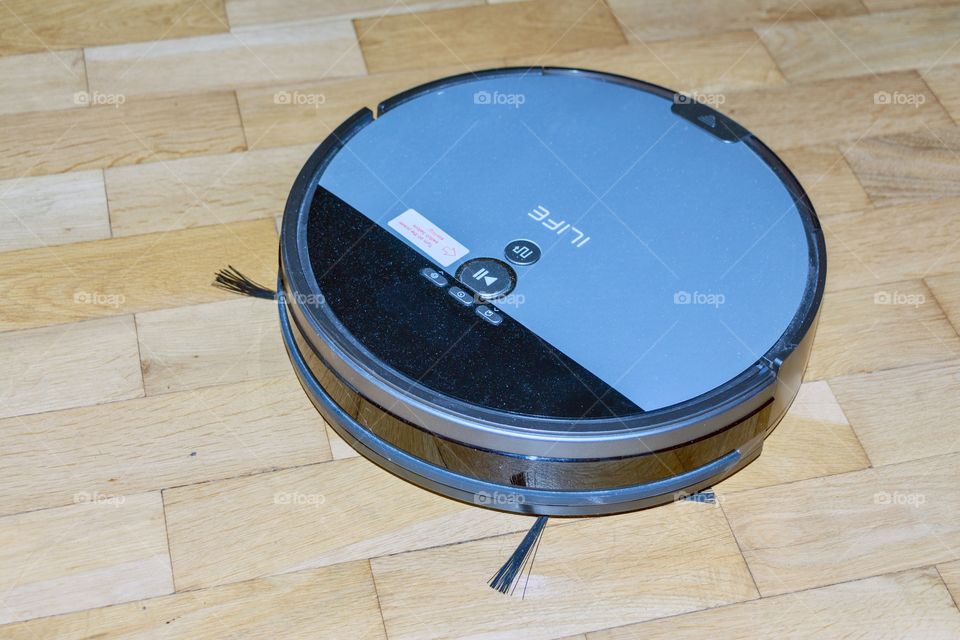 Robot vacuum cleaner