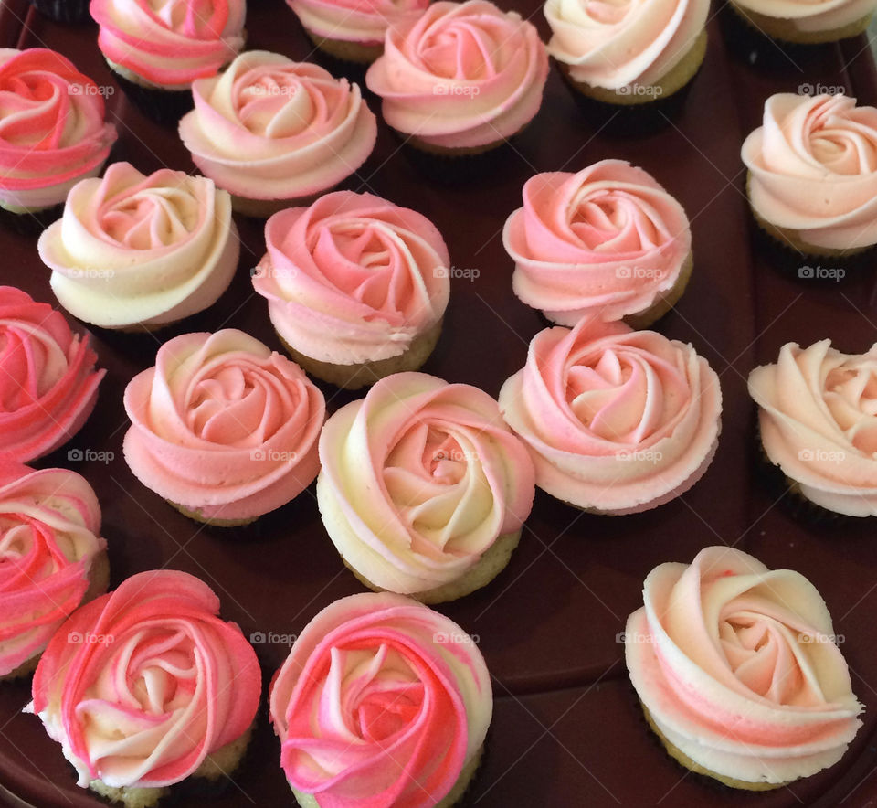 Buttercream Rose Mini Cupcakes 