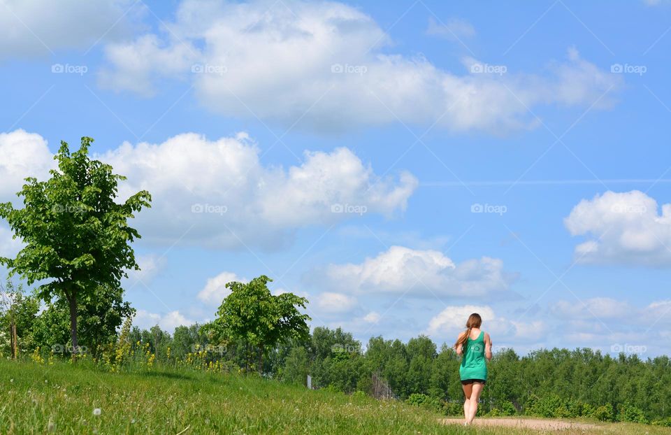 running woman outside, sports time