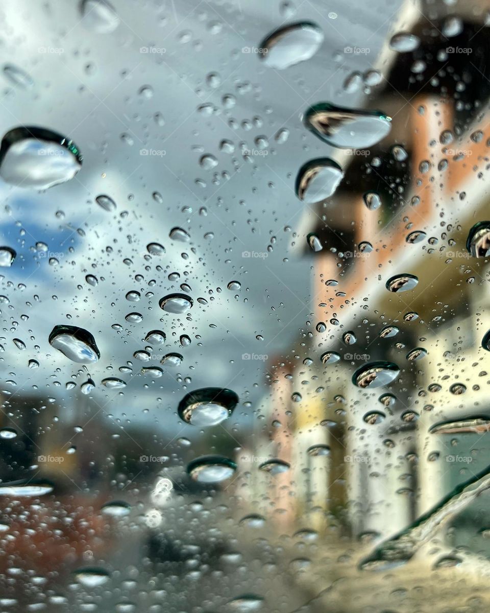 🇺🇸 Rainy! In Bragança Paulista, Brazil. 🇧🇷 Mais chuva! Uma tarde clara no Centro de Bragança Paulista, com água e sol. Registrar a beleza da cidade independe das condições climáticas.