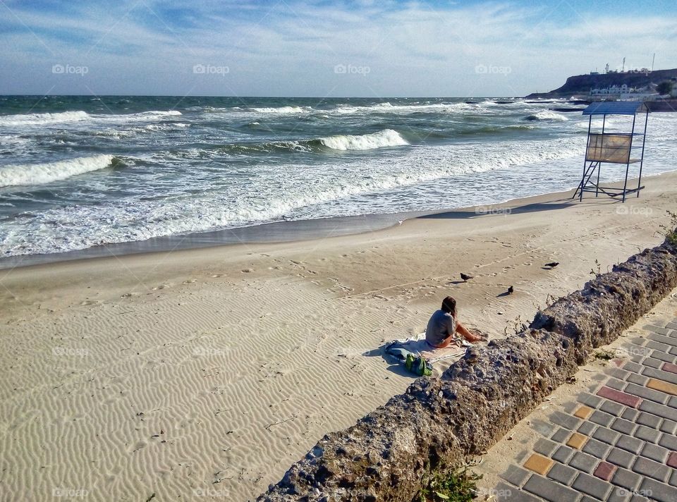 lonely girl by the sea одинокая девушка у моря