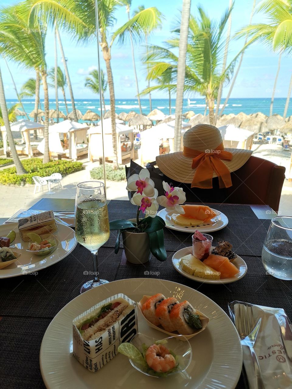 A wonderful all-inclusive vacation by the sea in the Dominican Republic. Delicious, beautiful, unforgettable. Majestic Elegance Hotel.