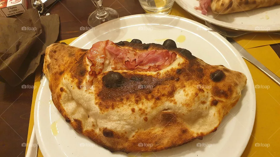 calzone pizza