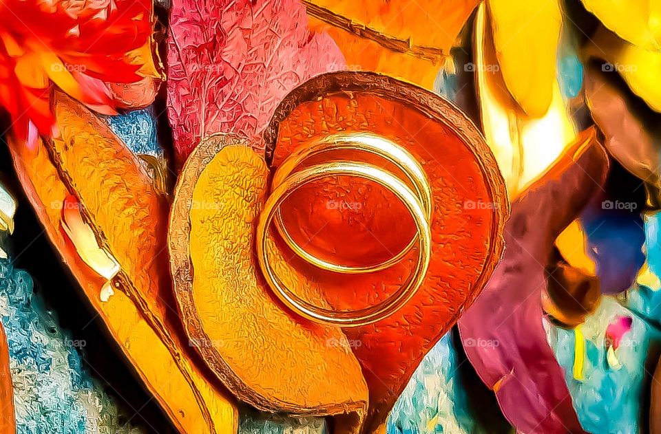 Today, we no longer just harvest dry and colorless leaves from the tree we planted;
Today we can already feel the taste of its fruits;
Today we already see the colors of true love.