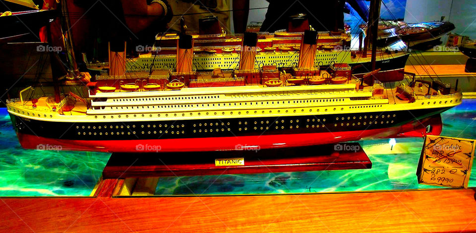 Ship in the showroom