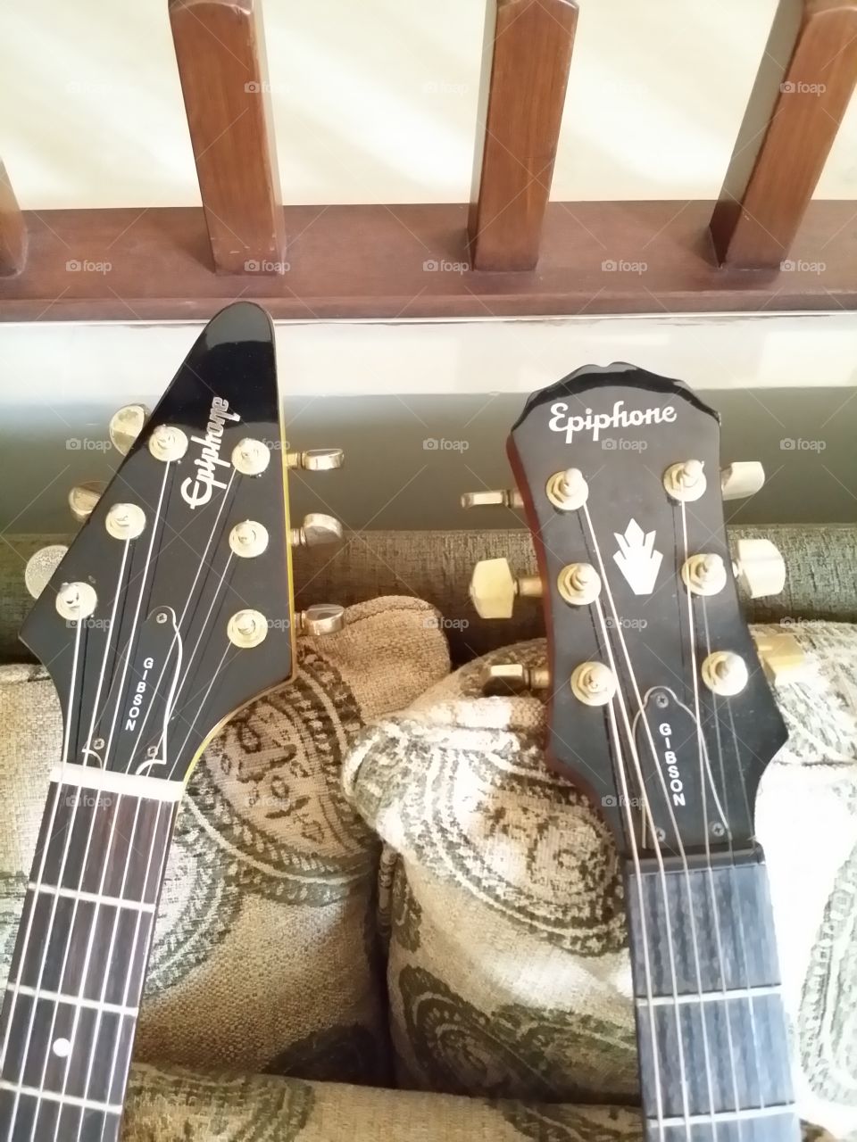 Epiphone guitar headstock