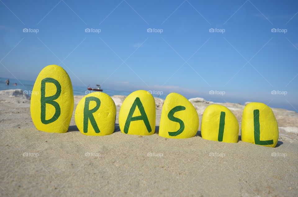 Brasil text on yellow stone