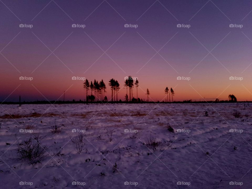 Sunset vs moonrise 