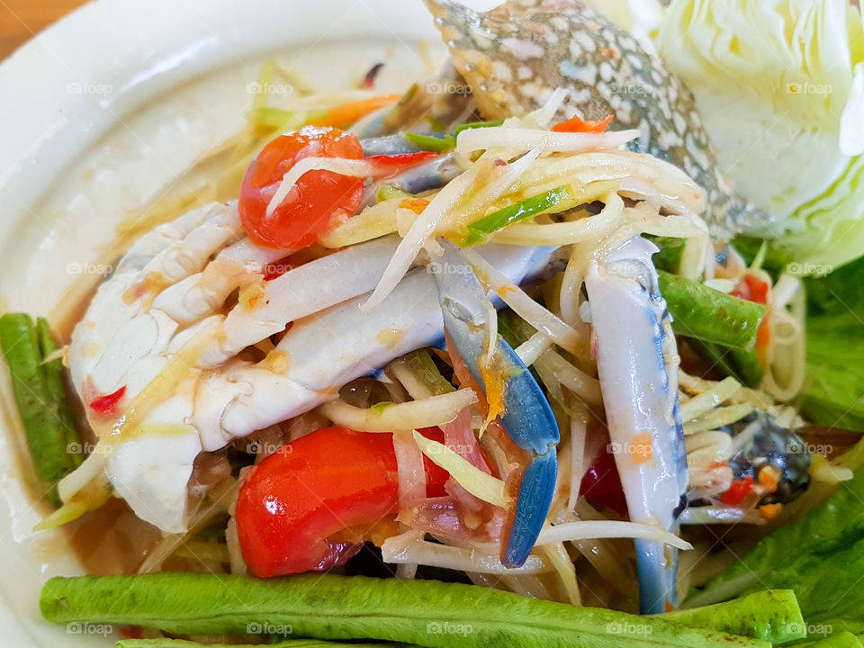 Papaya salad with crab