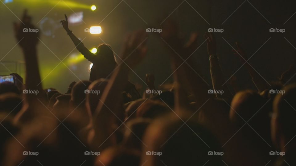 a cheerless crowd of fans at the concert