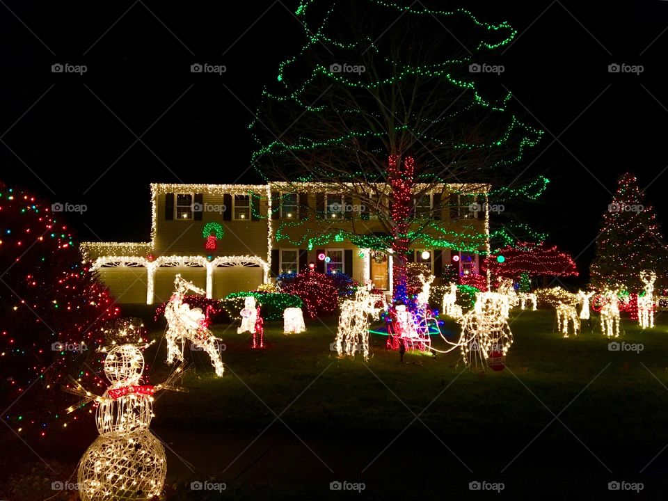 House decorated for Christmas 