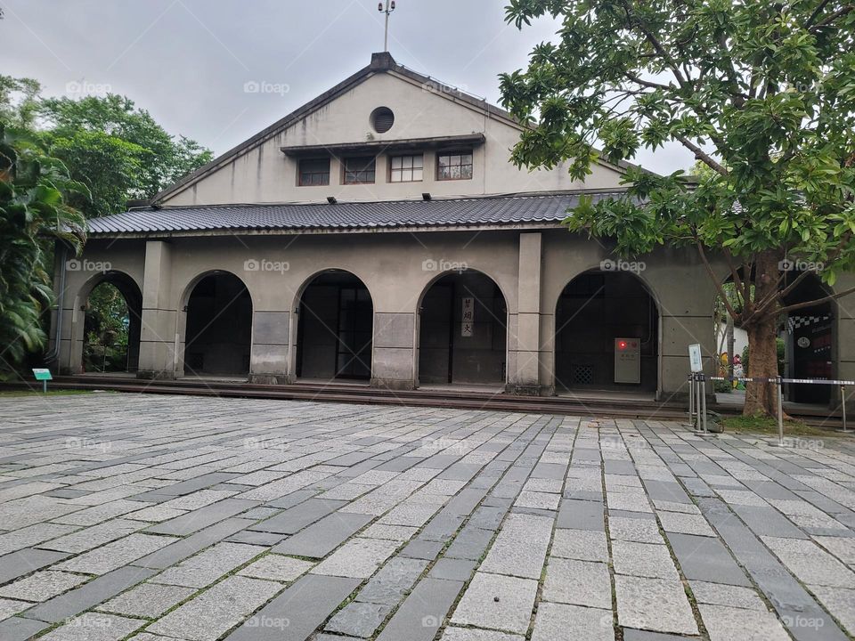 Old tobacco factory building，named"Songshan Cultural and Creative Park". Completion date
: 1939