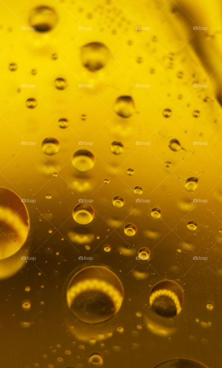 Golden bubbles 