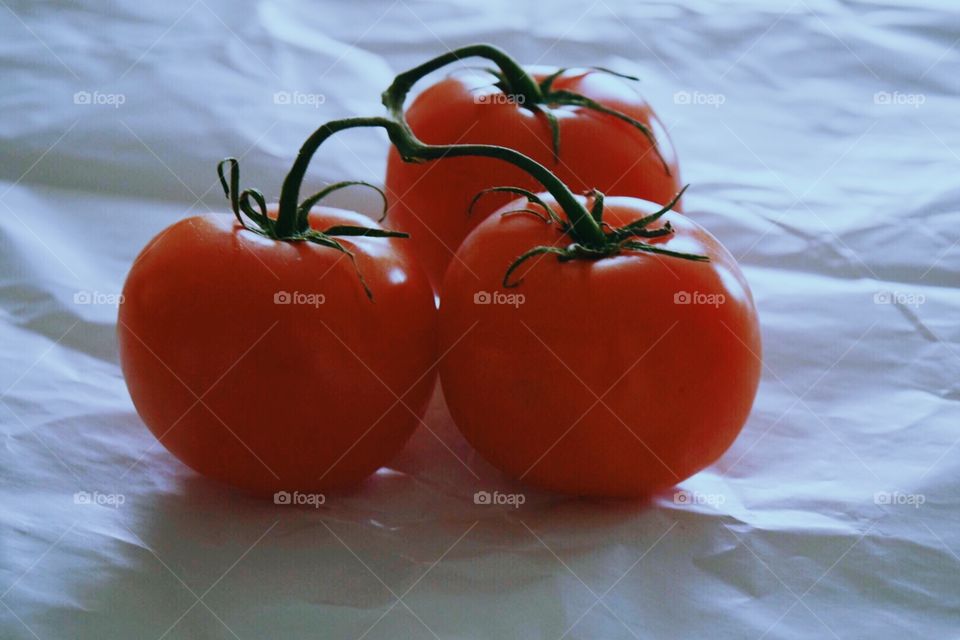 Vine tomatoes 
