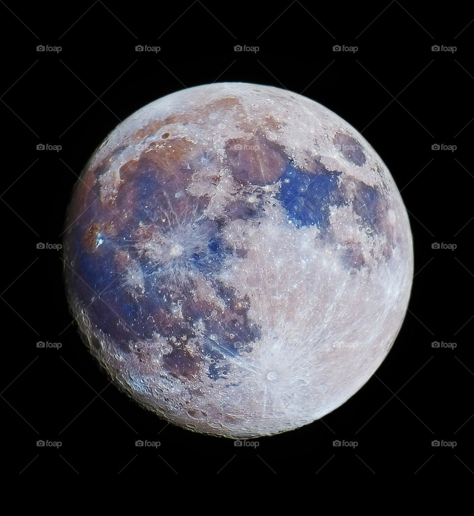 Color of the Moon