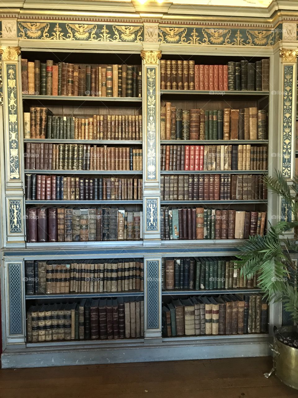 Warwick Castle Library 