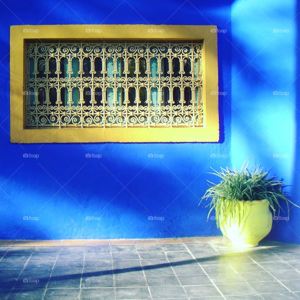 Yellow window in the jardin Majorelle