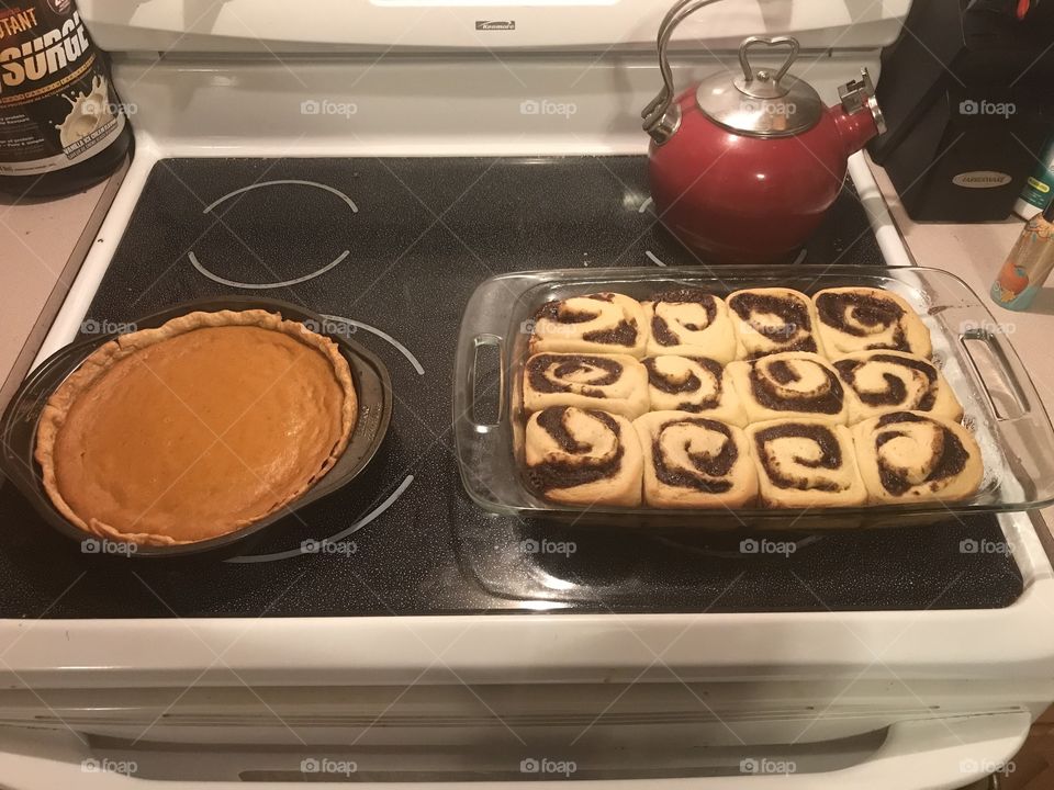Pumpkin pie and cinnamon rolls