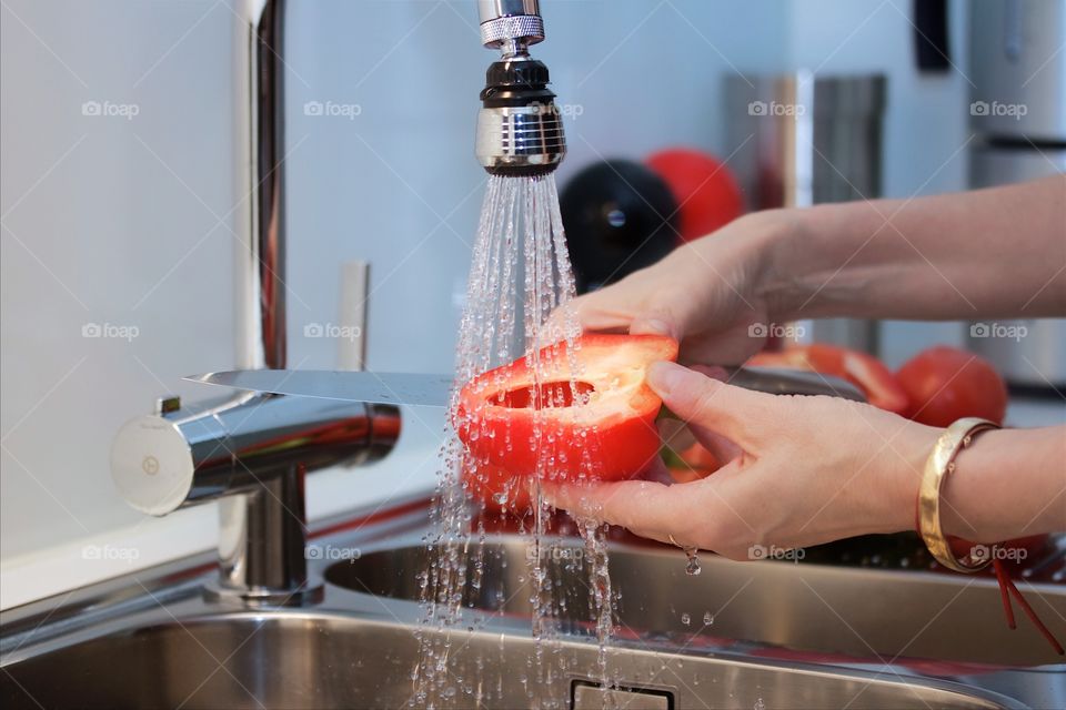 rinsing half a pepper