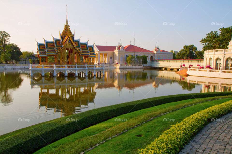 pond water thailand palace by sonchai