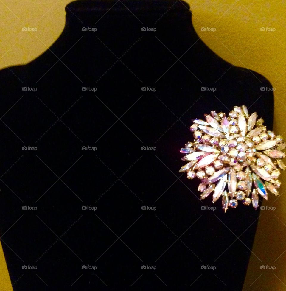 Brooch 