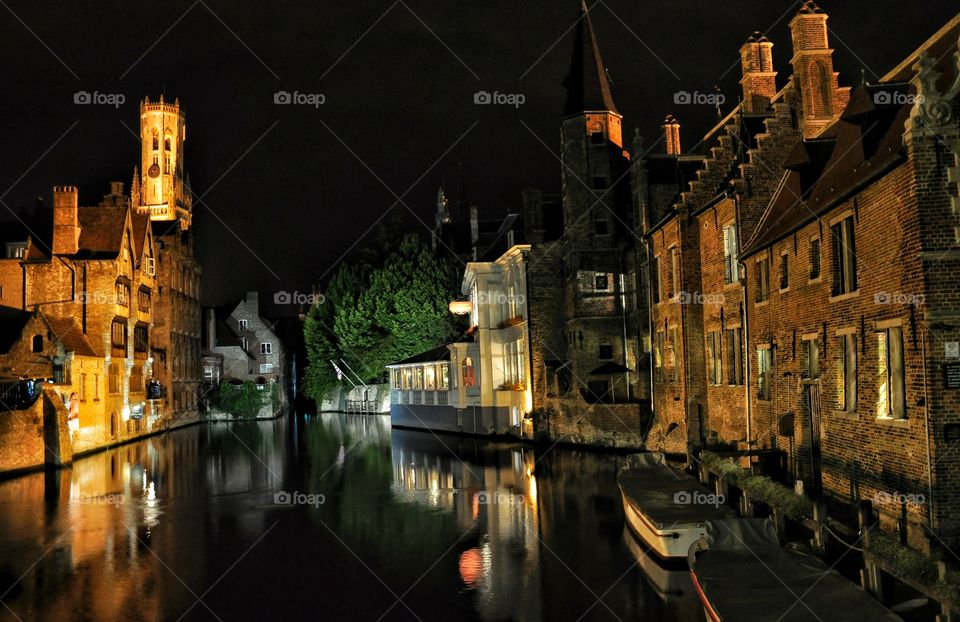 brugge at night