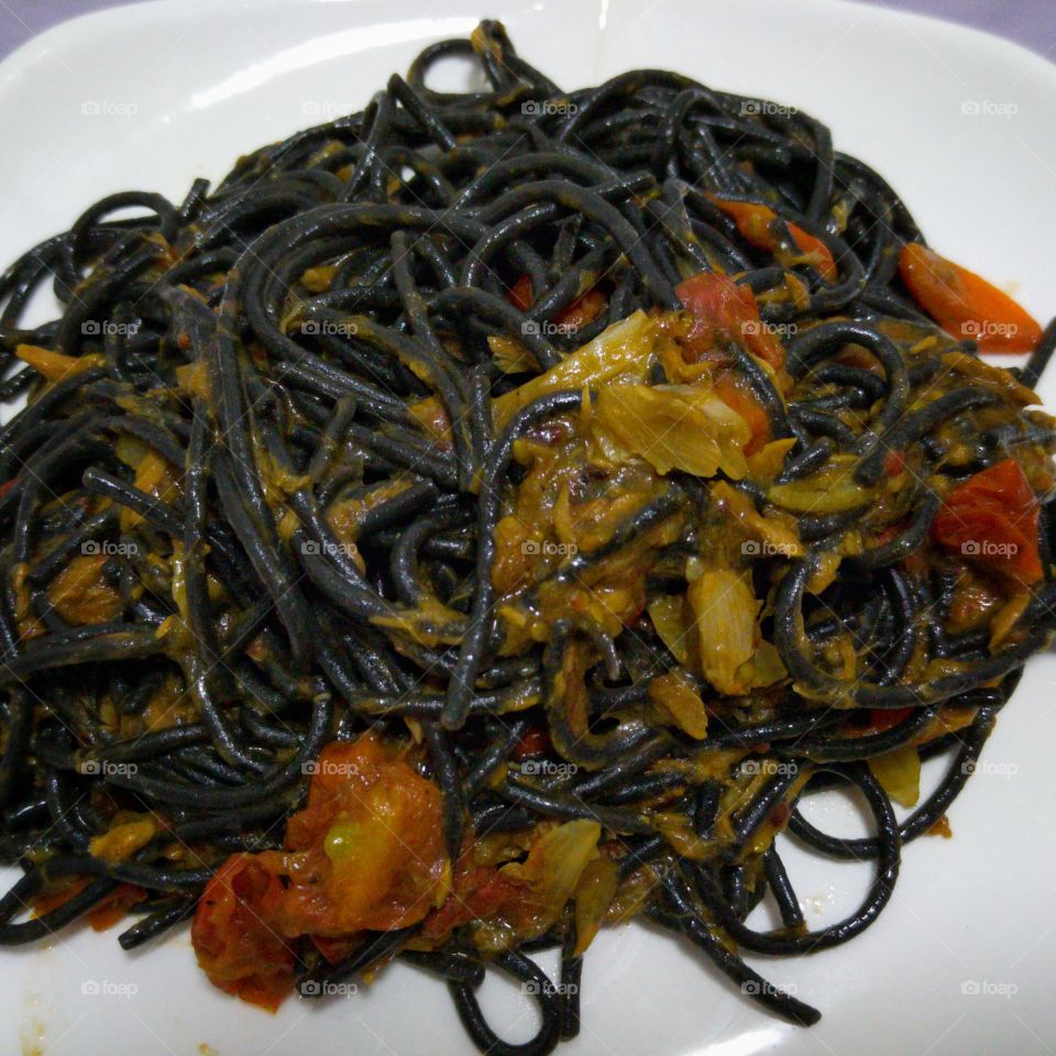 tomato garlic spaghetti