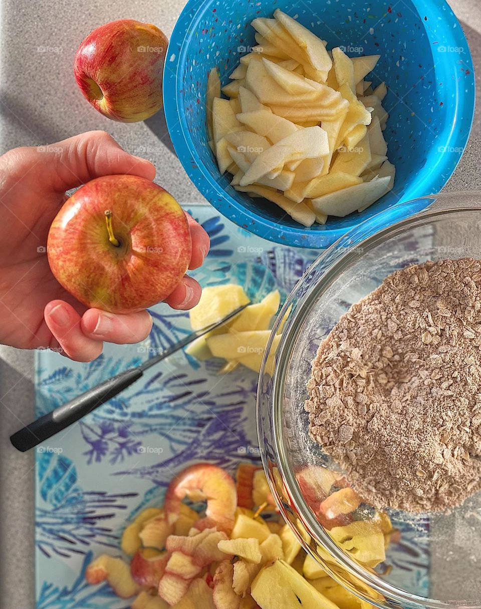 Making apple crisp at home, homemade apple dessert, growing apples at home, using homegrown apples 